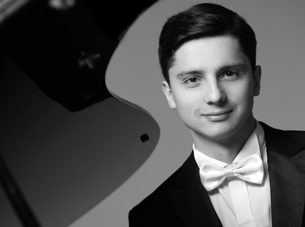 Николай Кузнецов | классический пианист